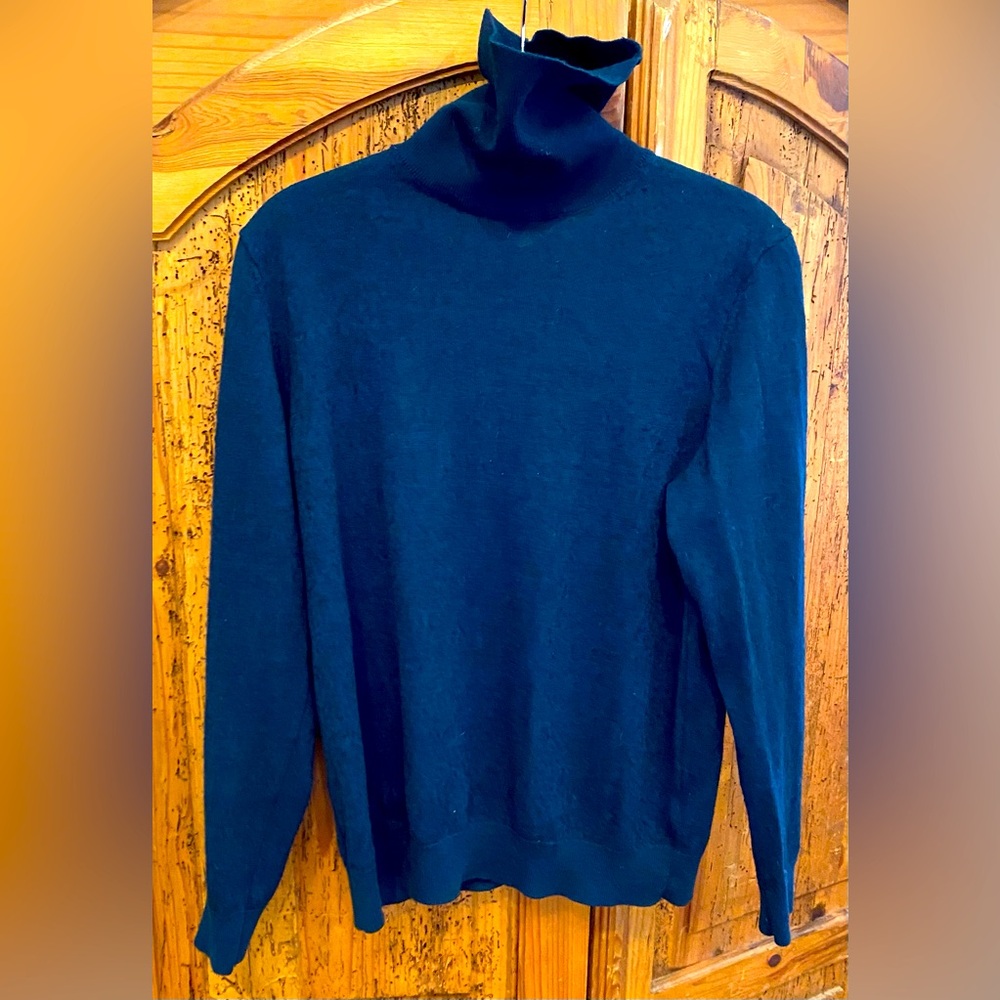 London brand ‘1904’ Midnight Blue Lightweight Sweater, Medium,Wool/Acrylic Blend